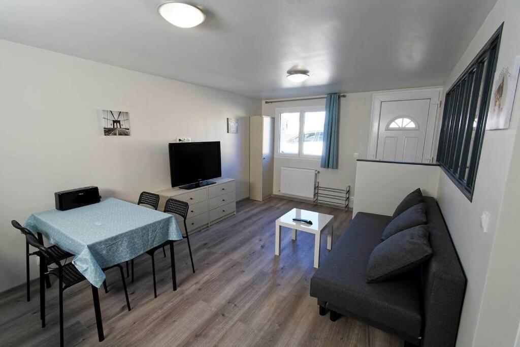 Mon Petit Coin Tranquille Apartment Coubron ภายนอก รูปภาพ